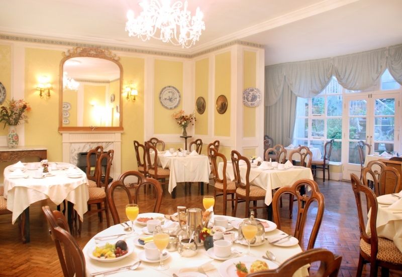 Hotel Clifden
